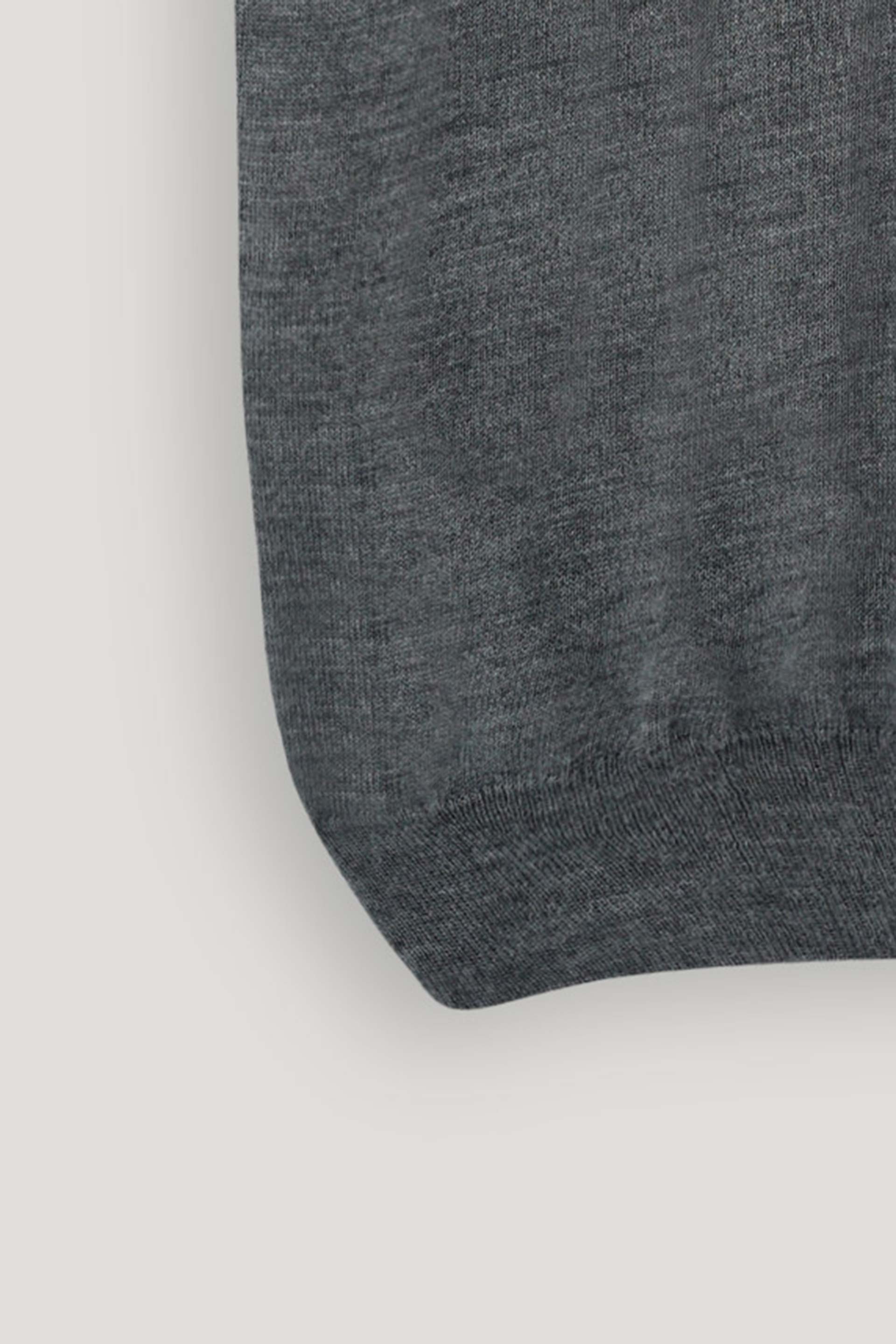 DARK GREY MARINO SLEEVELESS SWEATER