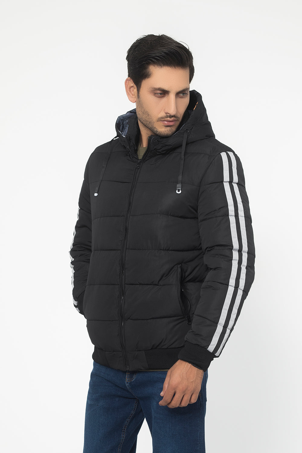 BLACK HOODED PUFFER JACKET