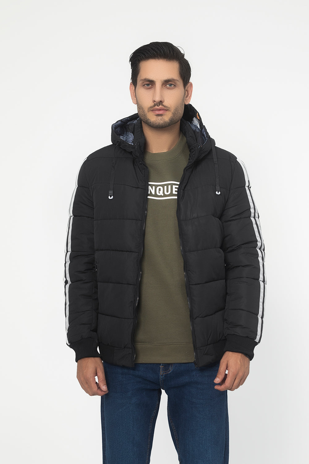 BLACK HOODED PUFFER JACKET