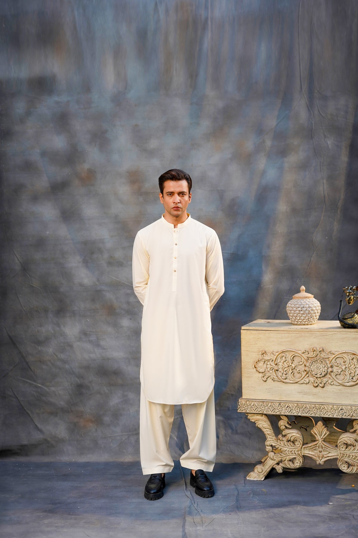 BASIC BANNED COLLAR KAMEEZ SHALWAR