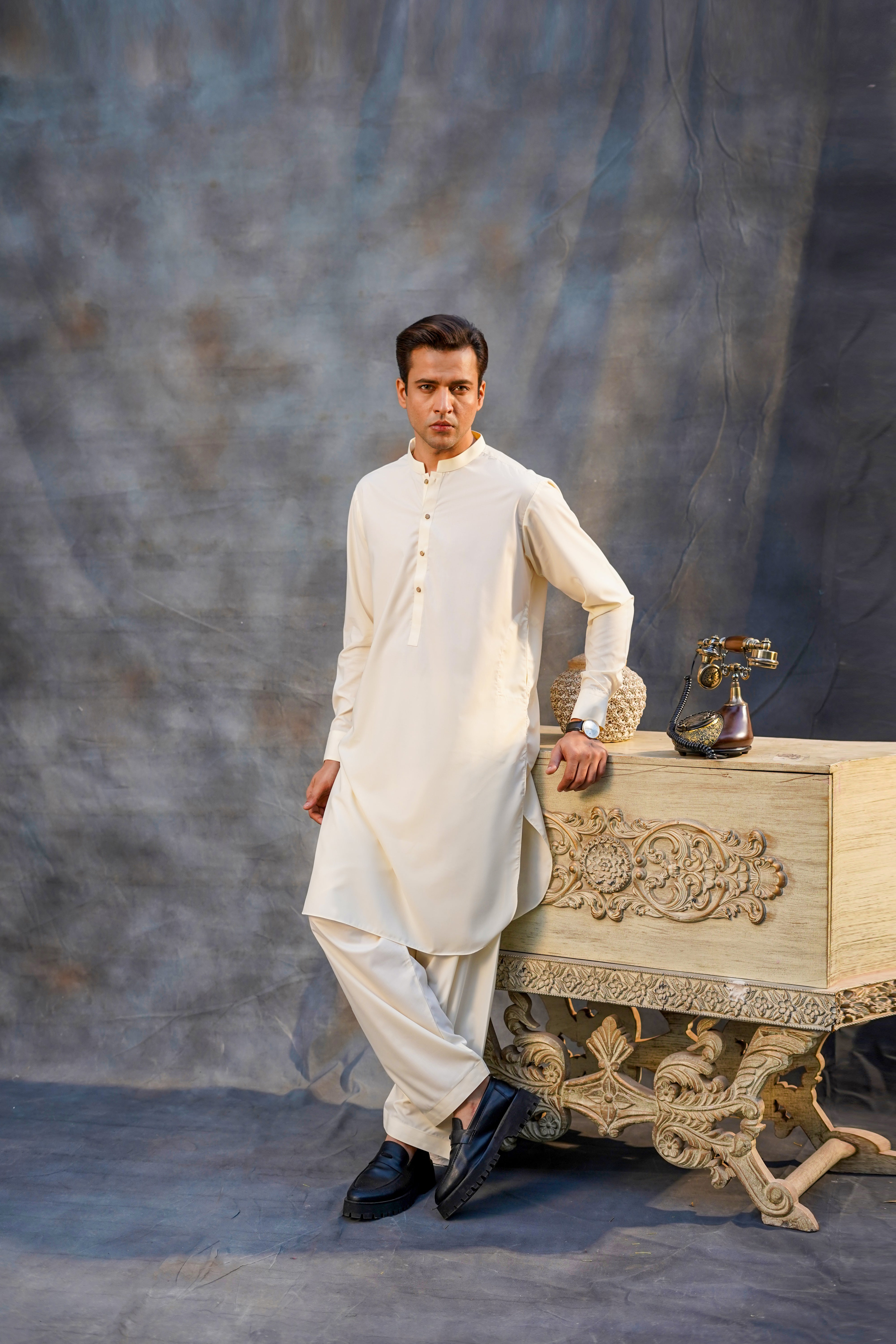 BASIC BANNED COLLAR KAMEEZ SHALWAR